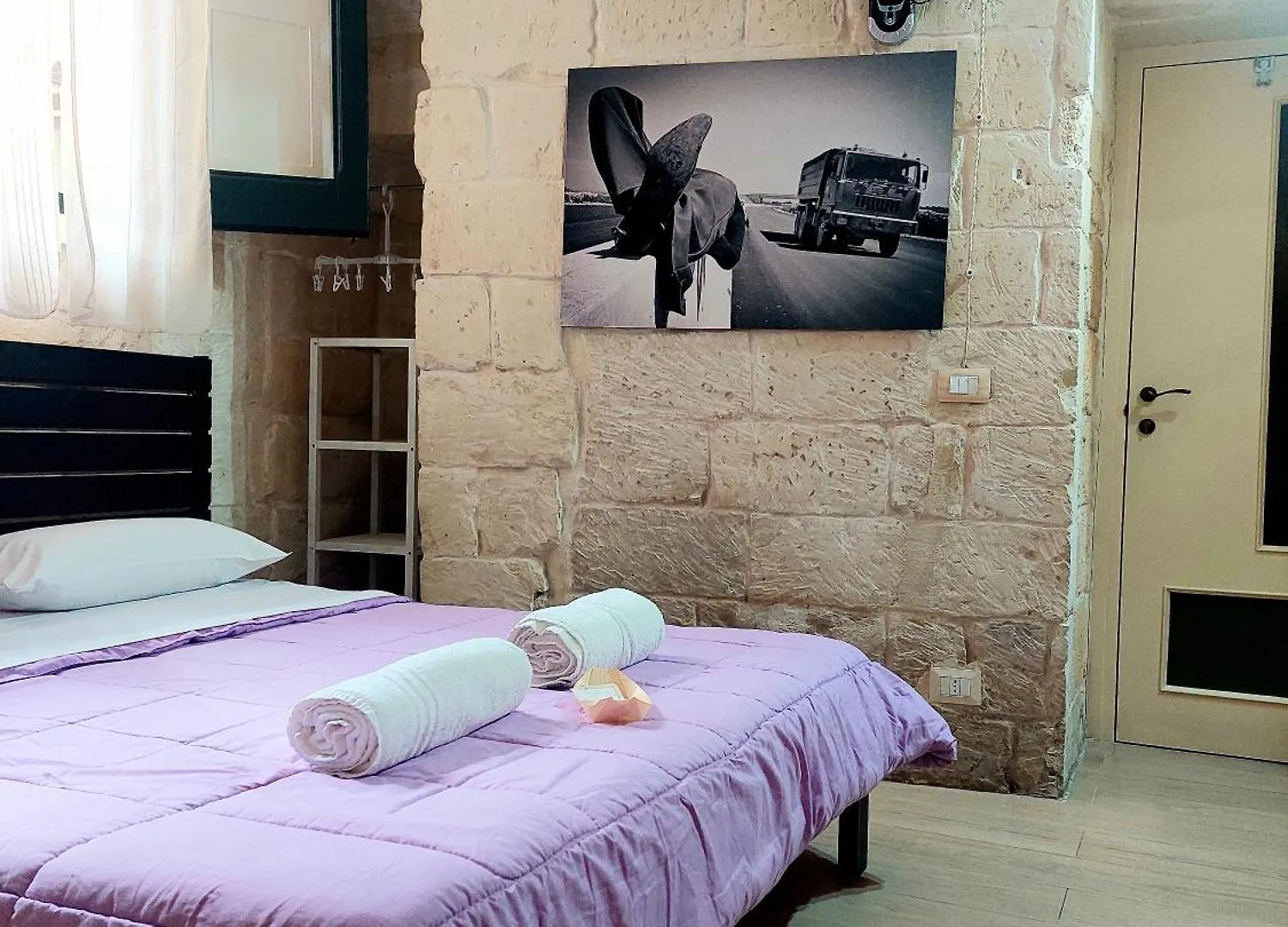White Suite B&B Lecce 2*,  Italia