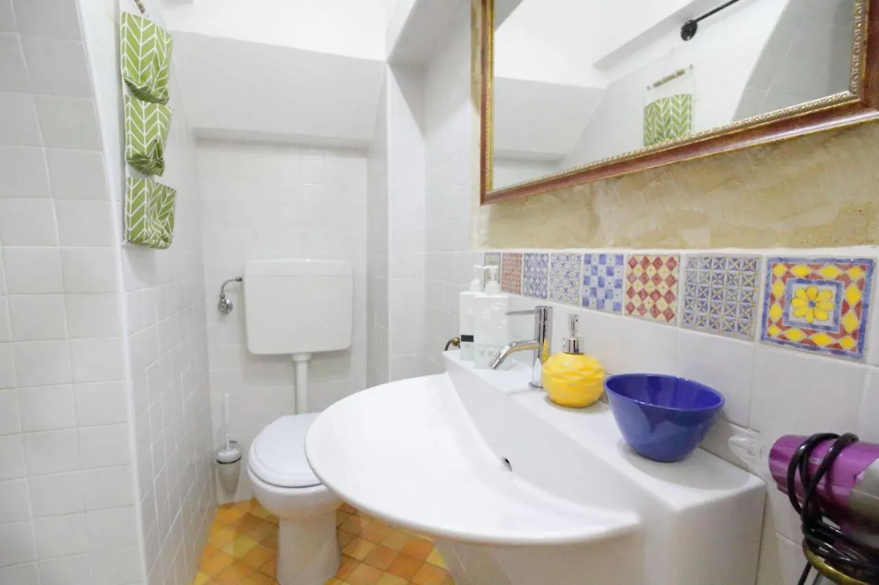 White Suite B&B Lecce 2*,  Italia